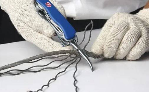 ŻEGLARSKI SCYZORYK VICTORINOX 08503.2MW SKIPPER NIEBIESKI